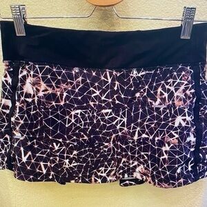 H&M Black Mini Skirt with Pink & White Geometric Print